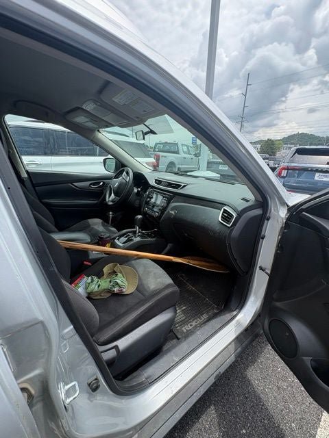 Used 2016 Nissan Rogue SV AWD/4WD image 12