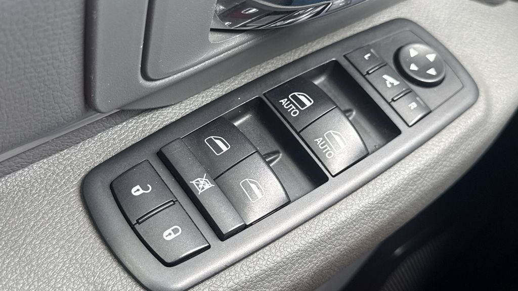 Used 2019 RAM 1500 Classic SLT w/ Luxury Group AWD/4WD image 36