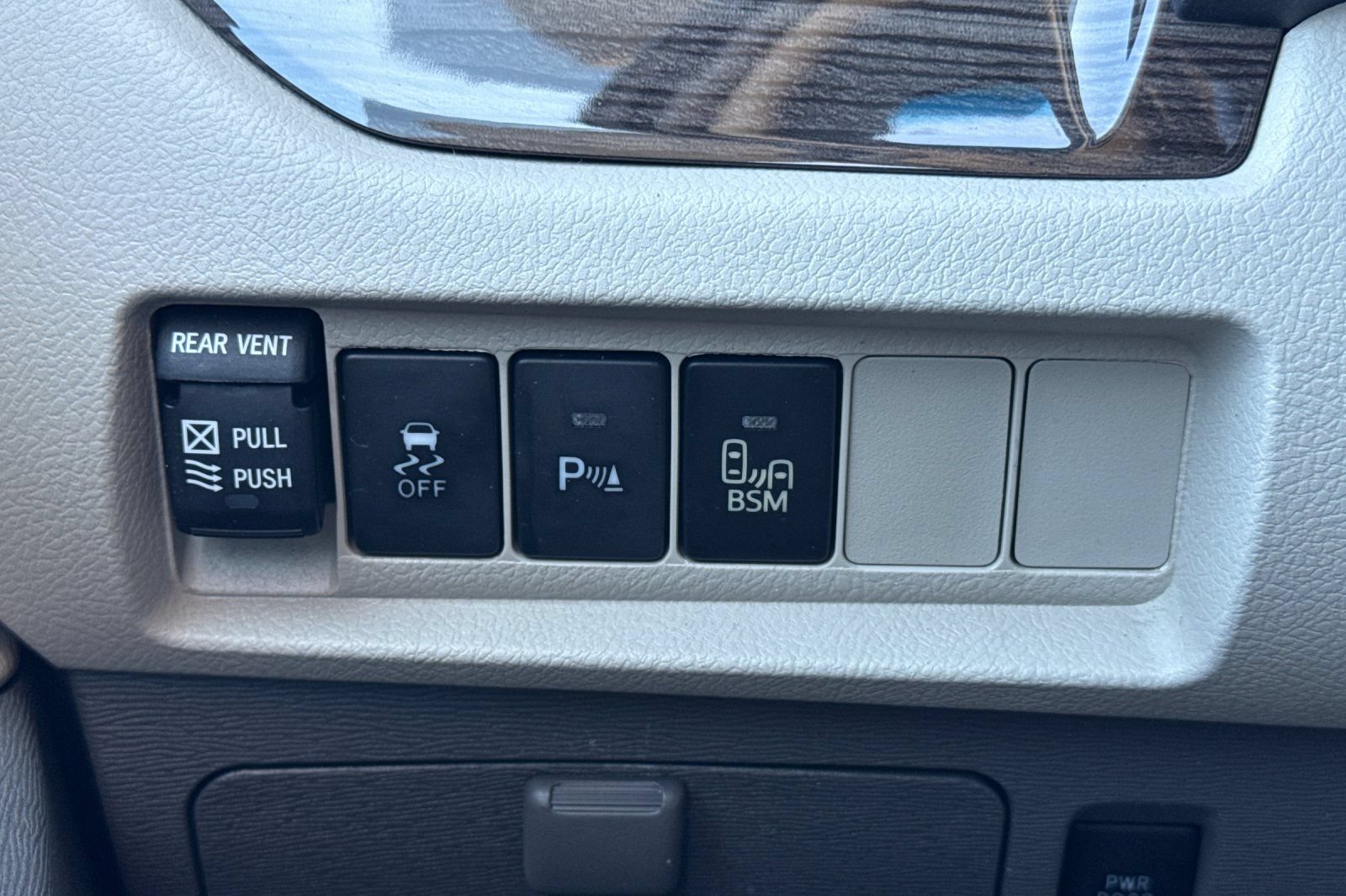 Certified 2016 Toyota Sienna XLE w/ XLE Navigation Package FWD image 34