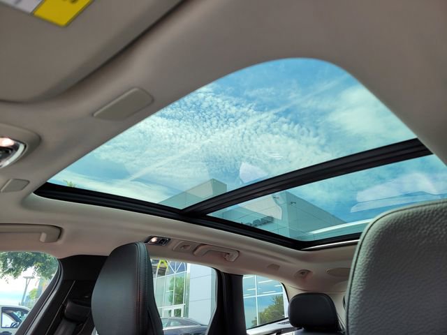 Used 2021 Volvo XC60 T8 Inscription Expression w/ Advanced Package image 19