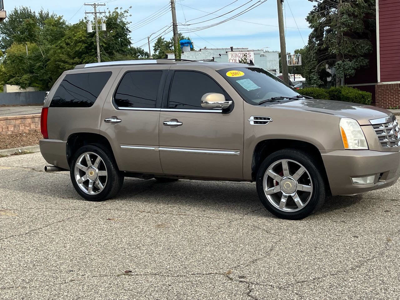Used 2007 Cadillac Escalade AWD w/ Climate Package image 5