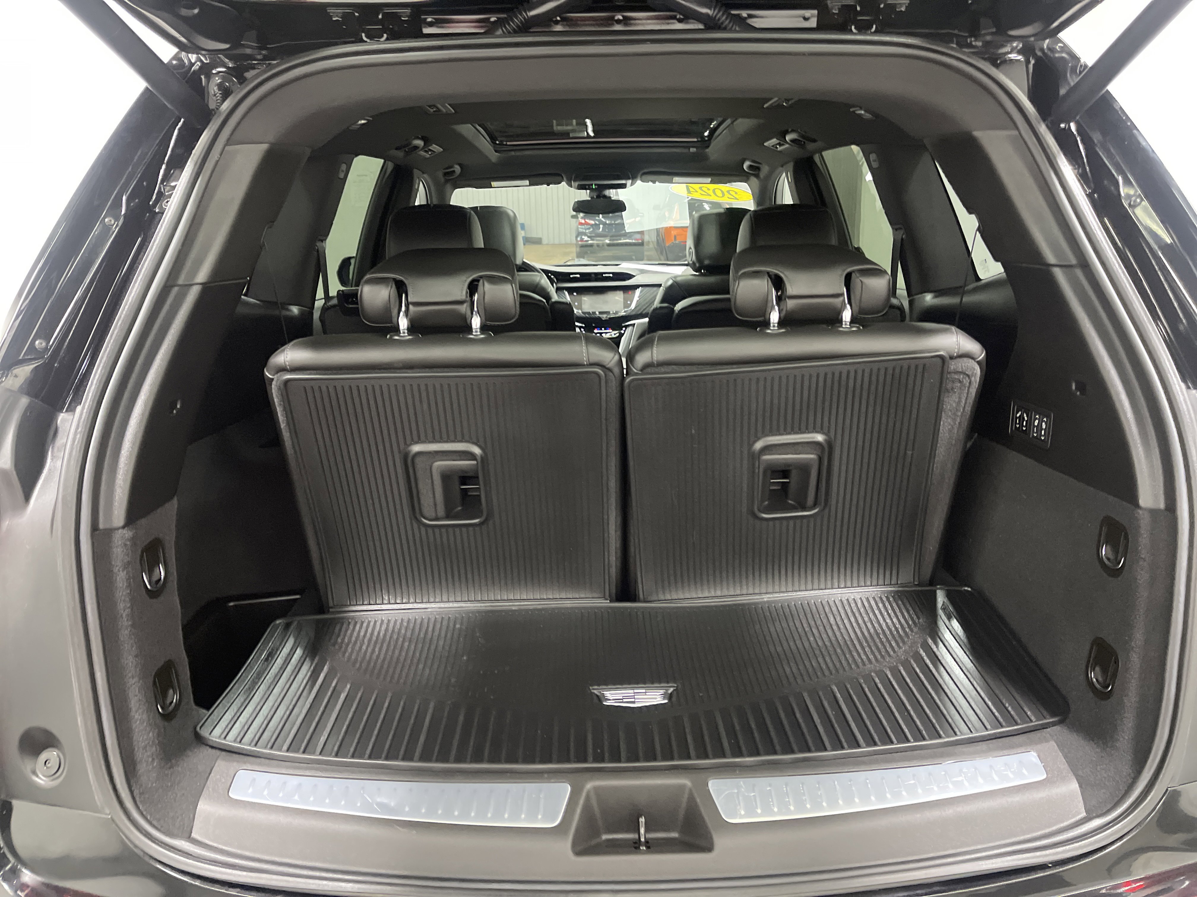 Used 2024 Cadillac XT6 Premium Luxury w/ LPO, Floor Liner Package image 18