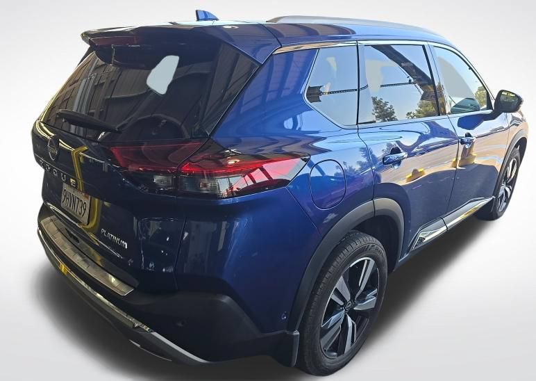 Used 2023 Nissan Rogue Platinum w/ Platinum Premium Package FWD image 2