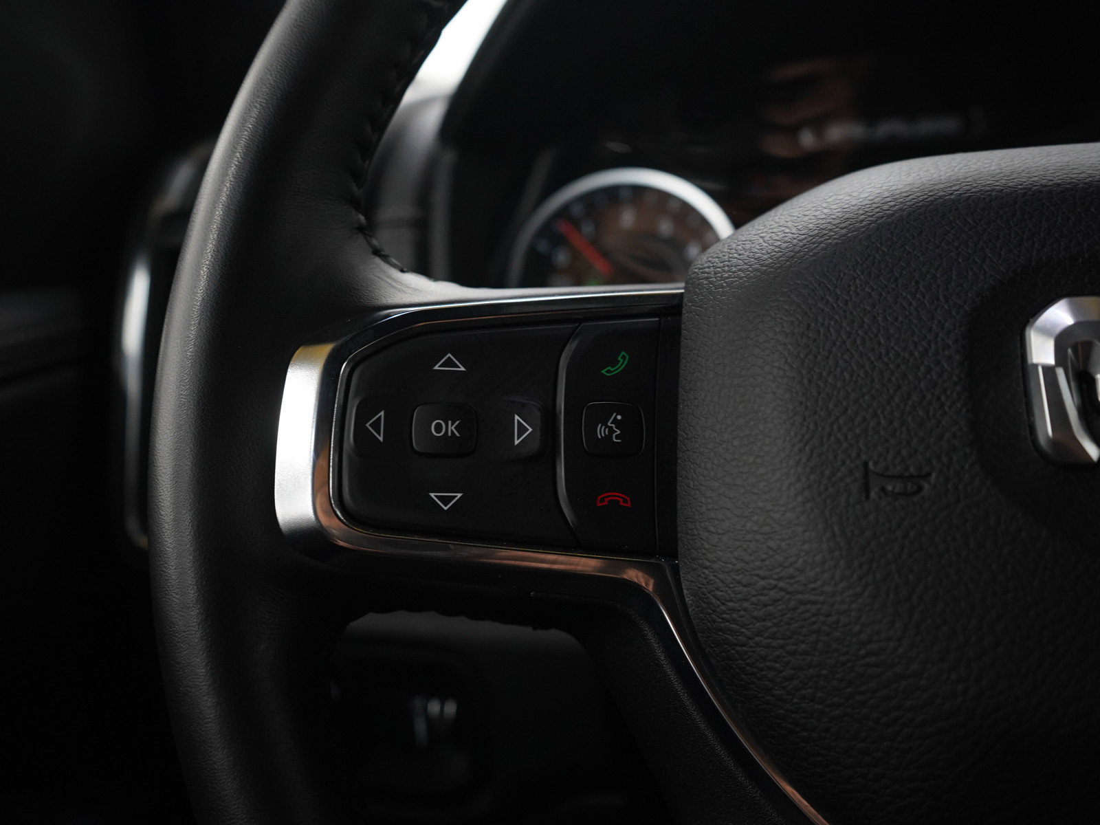 Used 2024 RAM 1500 Laramie AWD/4WD image 25
