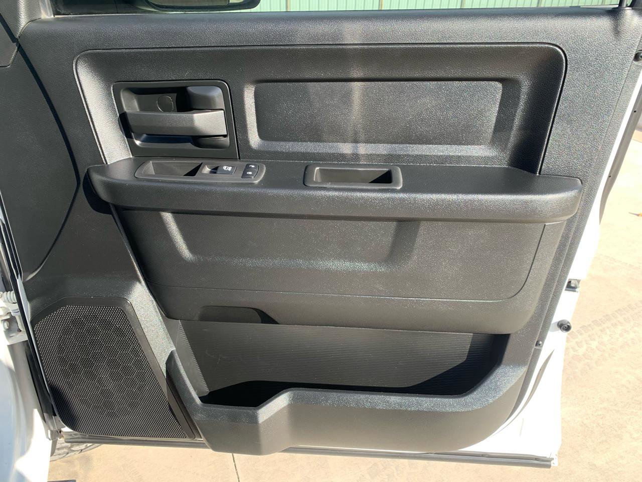 Used 2022 RAM 2500 Tradesman w/ Chrome Appearance Group AWD/4WD image 13