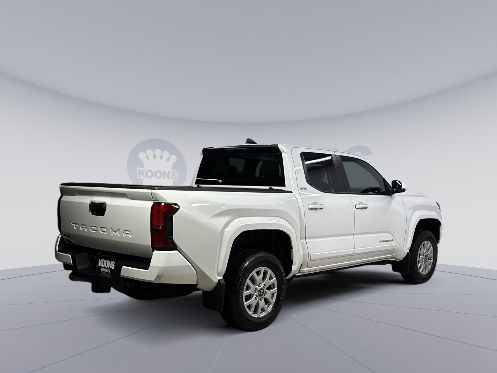 Used 2025 Toyota Tacoma SR5 image 12