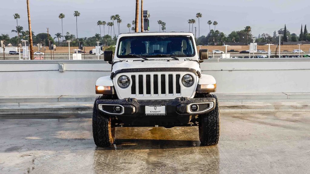 Used 2019 Jeep Wrangler Unlimited Sahara image 3