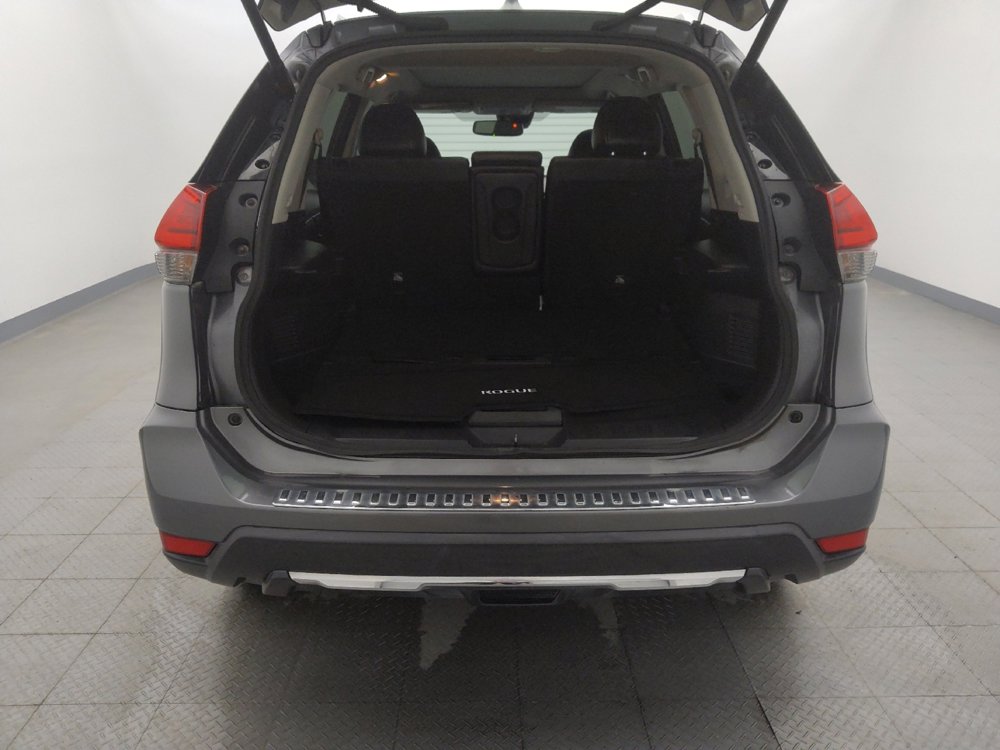 Used 2017 Nissan Rogue SL w/ SL Premium Package image 29