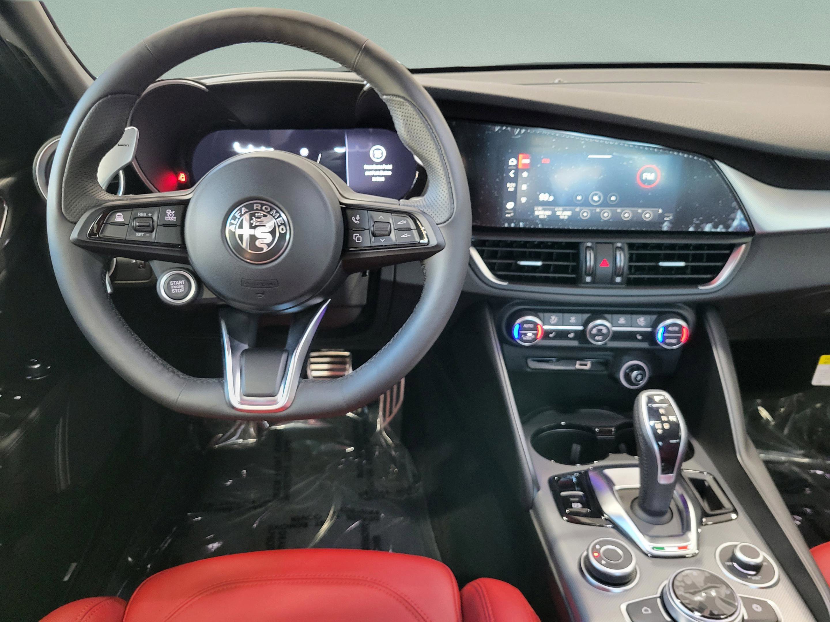 New 2025 Alfa Romeo Giulia w/ Veloce Package Rwd image 40
