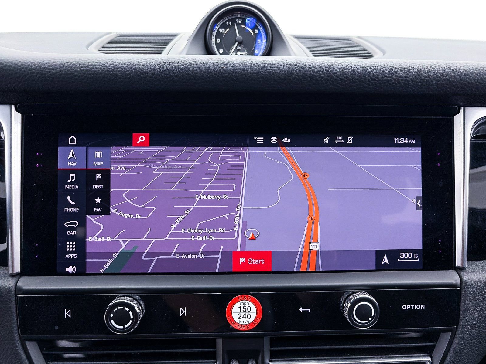 Used 2024 Porsche Macan image 9