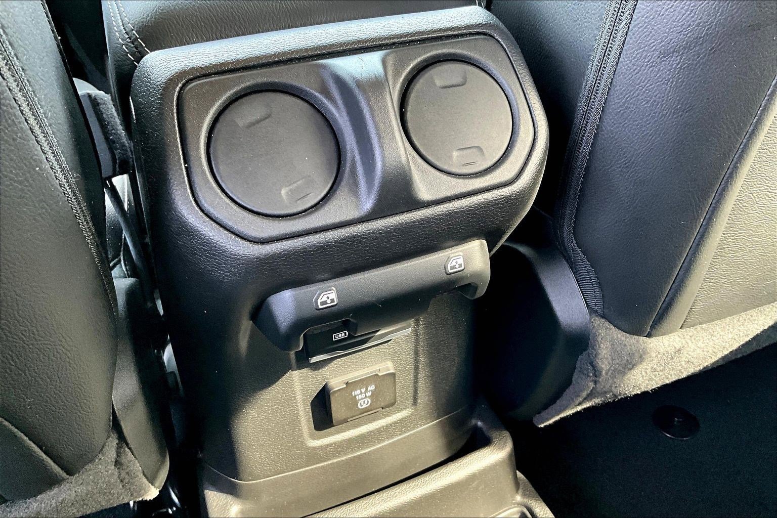 Used 2023 Jeep Wrangler Unlimited Sahara AWD/4WD image 10