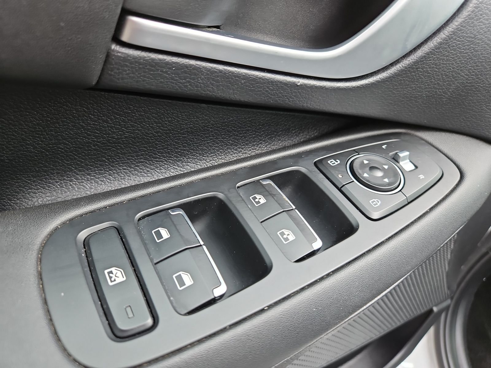 Used 2025 Hyundai Sonata SEL FWD image 22