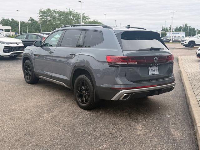 Certified 2024 Volkswagen Atlas Peak Edition SEL AWD/4WD image 4