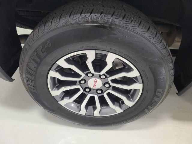 Used 2019 GMC Sierra 1500 SLE w/ SLE Value Package AWD/4WD image 38