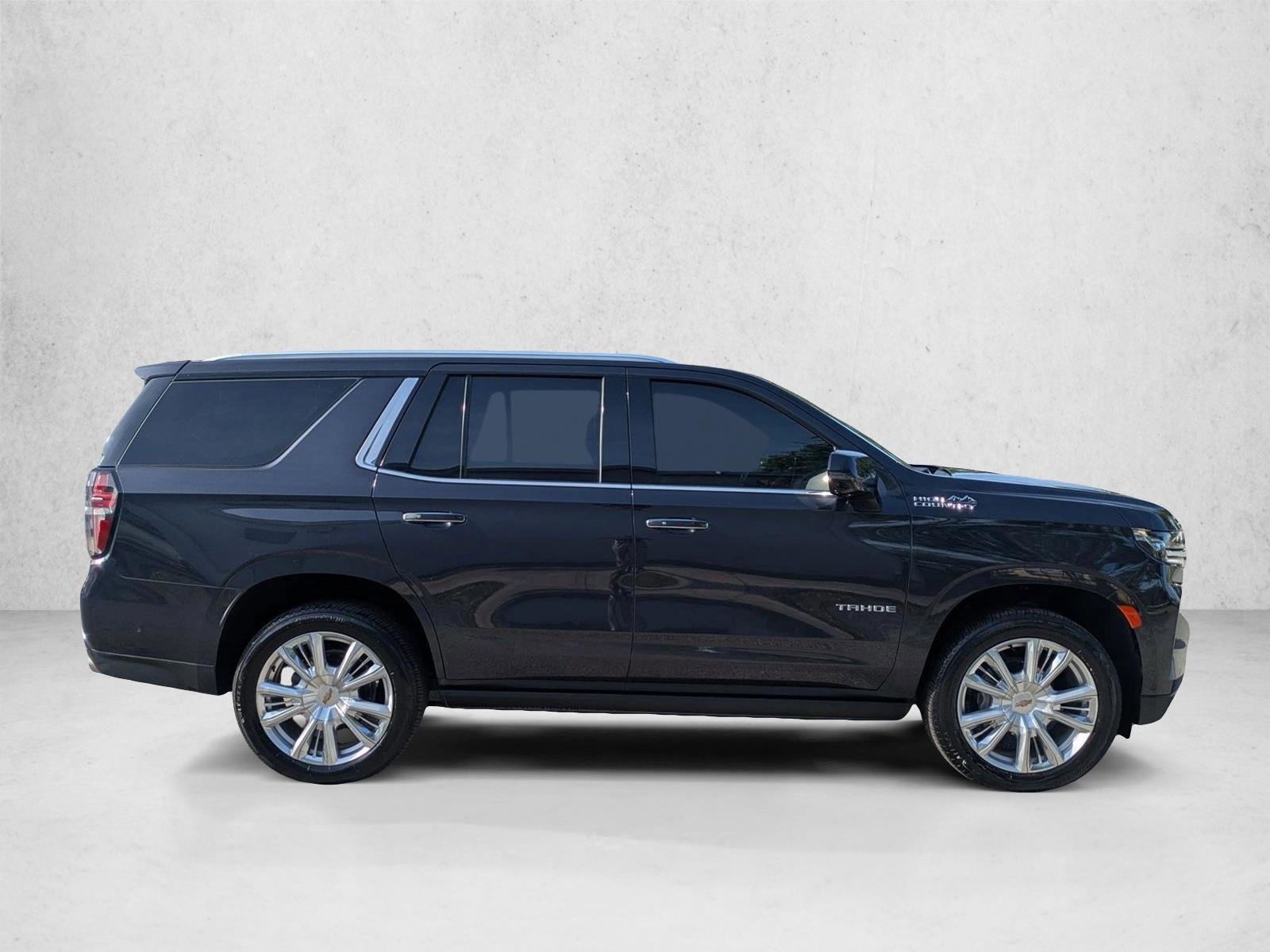 Used 2024 Chevrolet Tahoe High Country w/ Advanced Technology Package AWD/4WD image 4