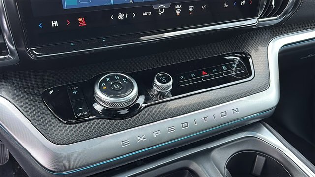 New 2025 Ford Expedition Platinum w/ Stealth Performance Package image 21