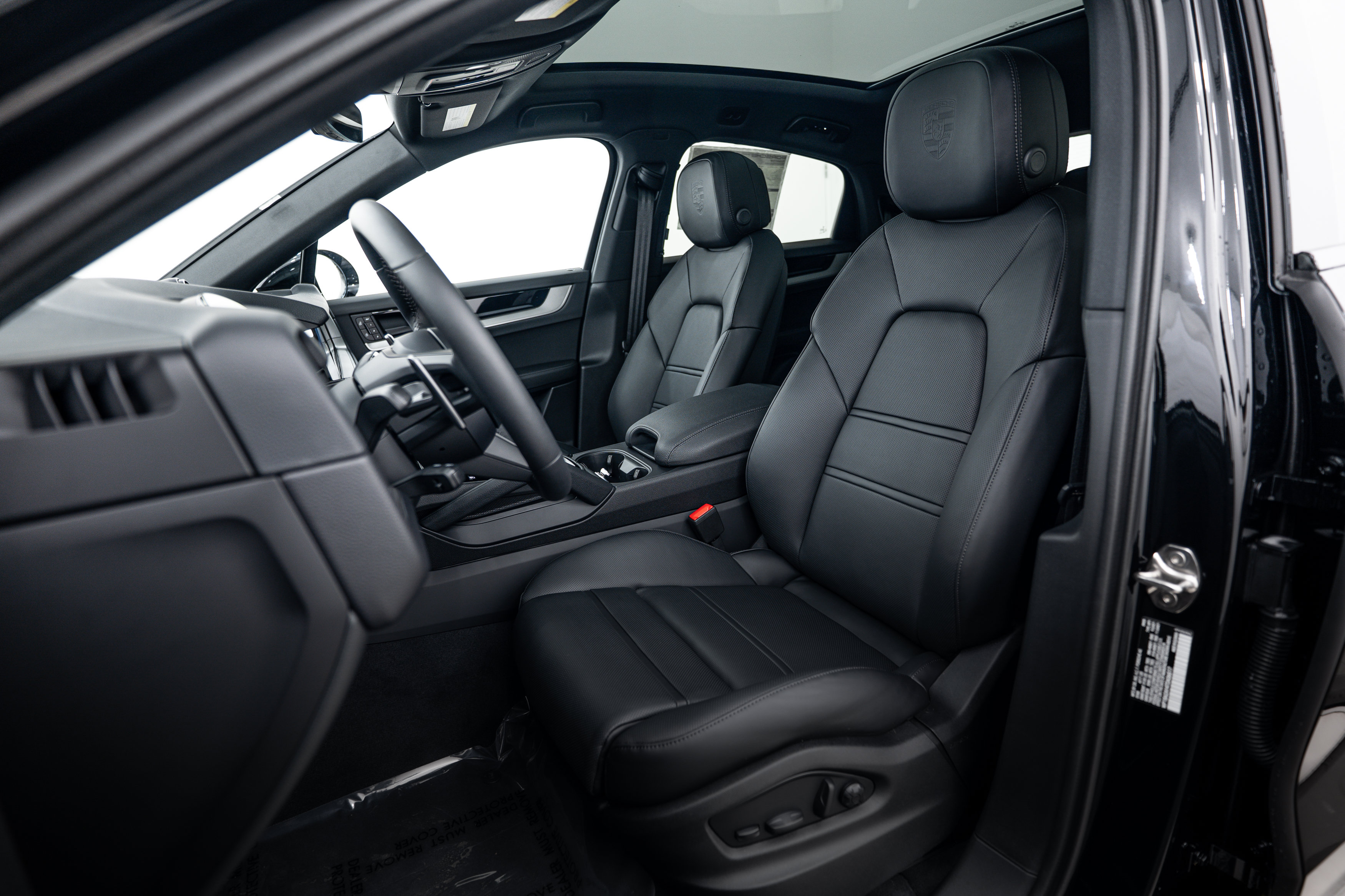 Certified 2026 Porsche Cayenne Coupe AWD/4WD image 5