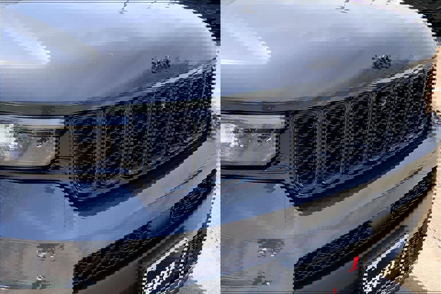 Used 2025 Jeep Grand Cherokee L Limited w/ Luxury Tech Group II AWD/4WD image 29