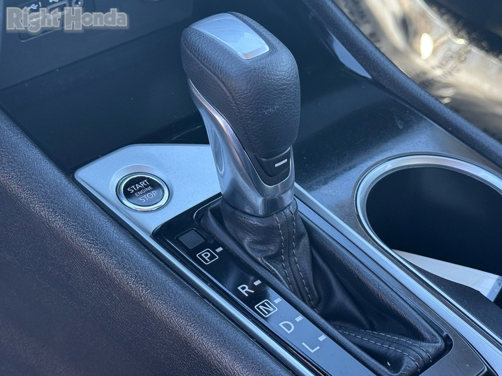 Used 2024 Nissan Altima 2.5 SV image 24