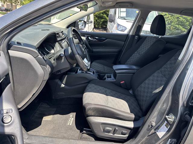 Used 2019 Nissan Rogue Sport SV w/ Technology Package AWD/4WD image 28