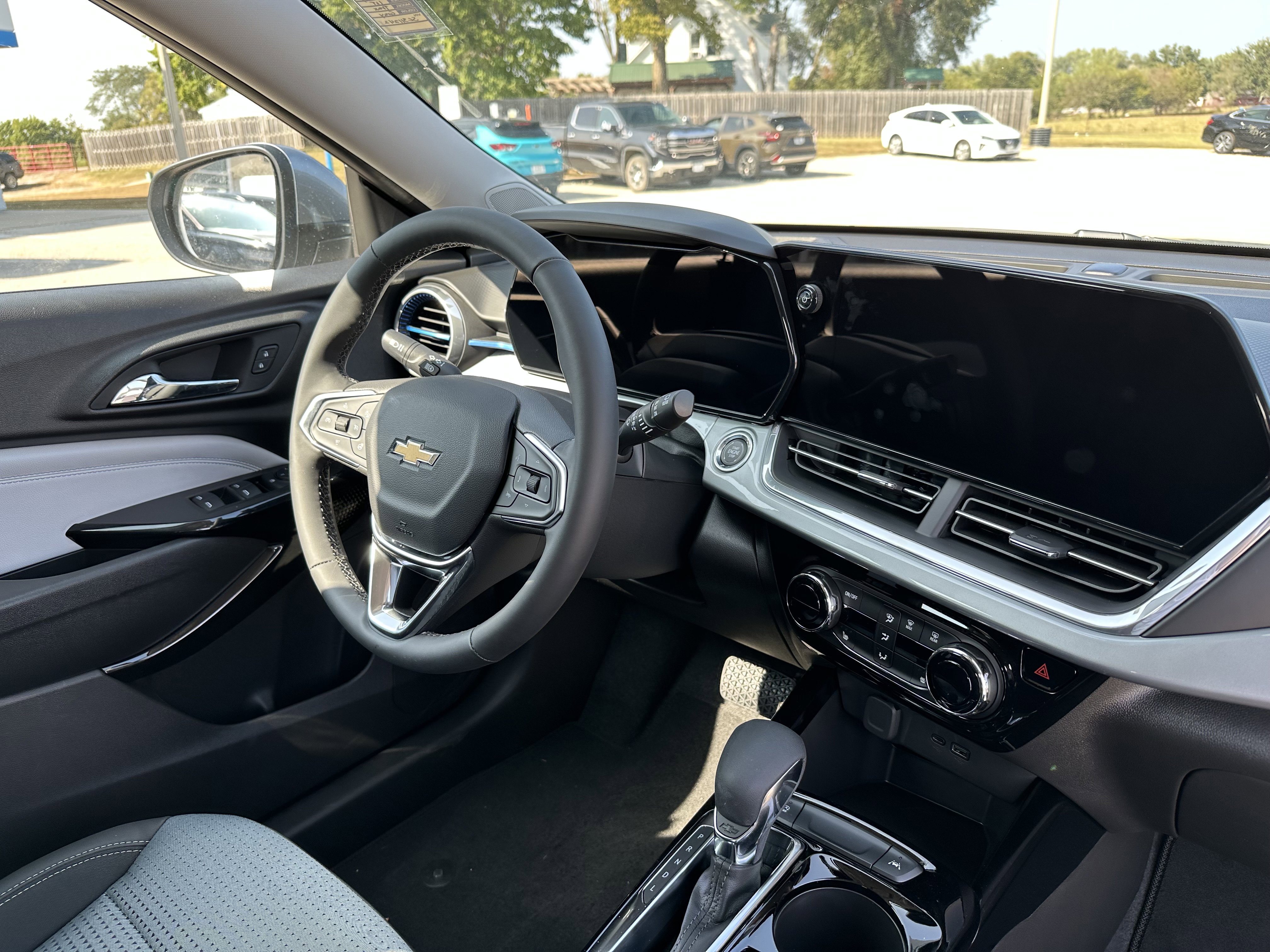 New 2025 Chevrolet Trax LT w/ Driver Confidence Package image 36