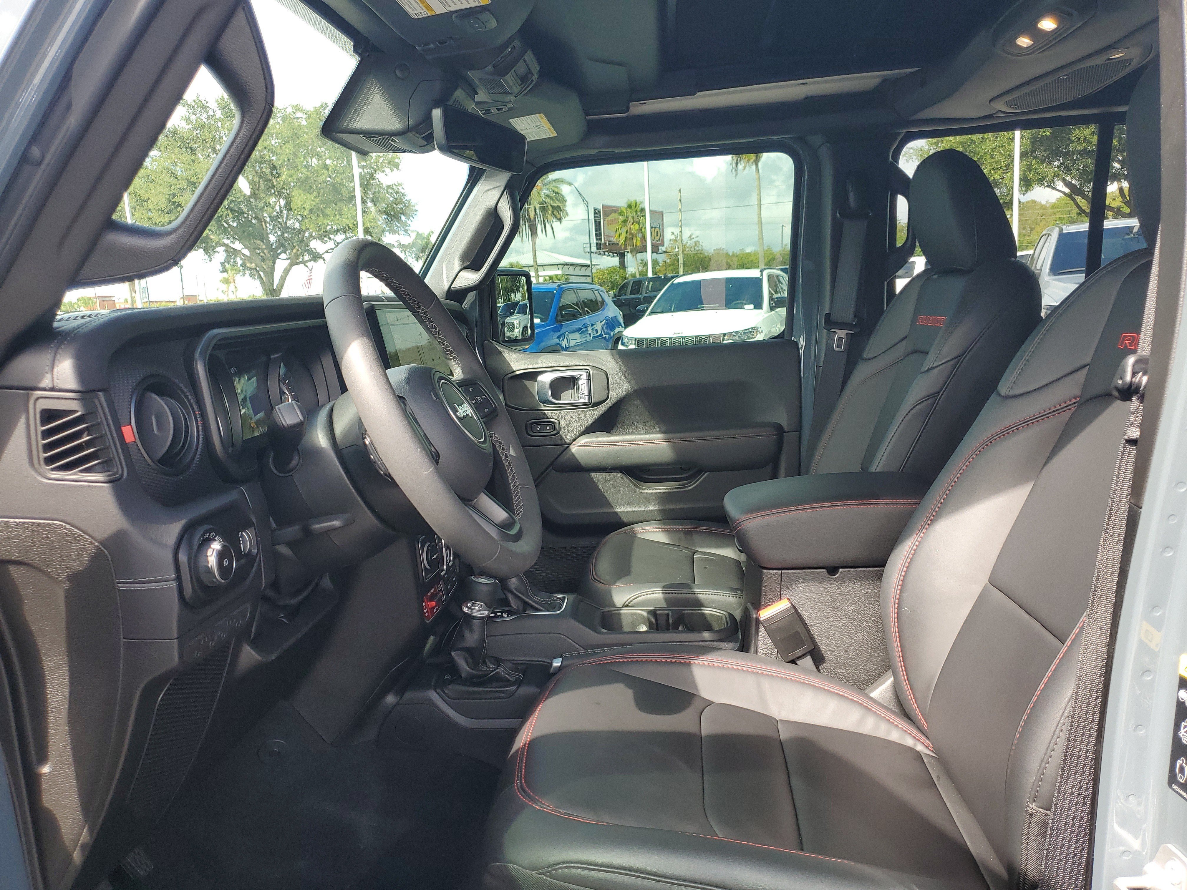 Used 2025 Jeep Wrangler Unlimited Rubicon AWD/4WD image 14
