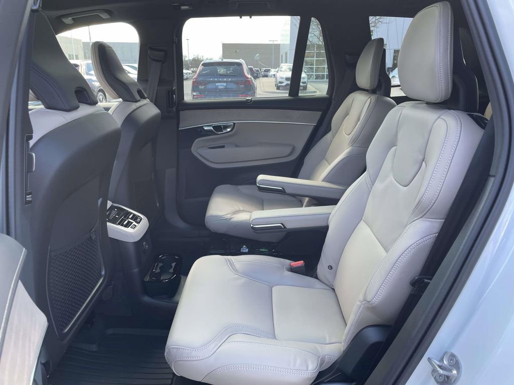 New 2026 Volvo XC90 T8 Ultra w/ Protection Package Premier image 4