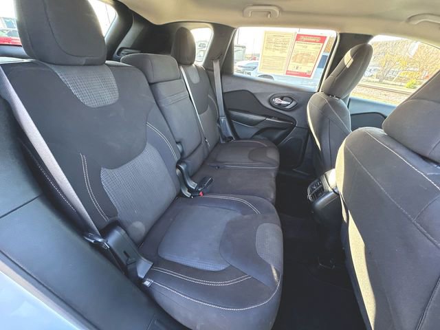 Used 2017 Jeep Cherokee Latitude w/ Safety/Convenience Group image 24