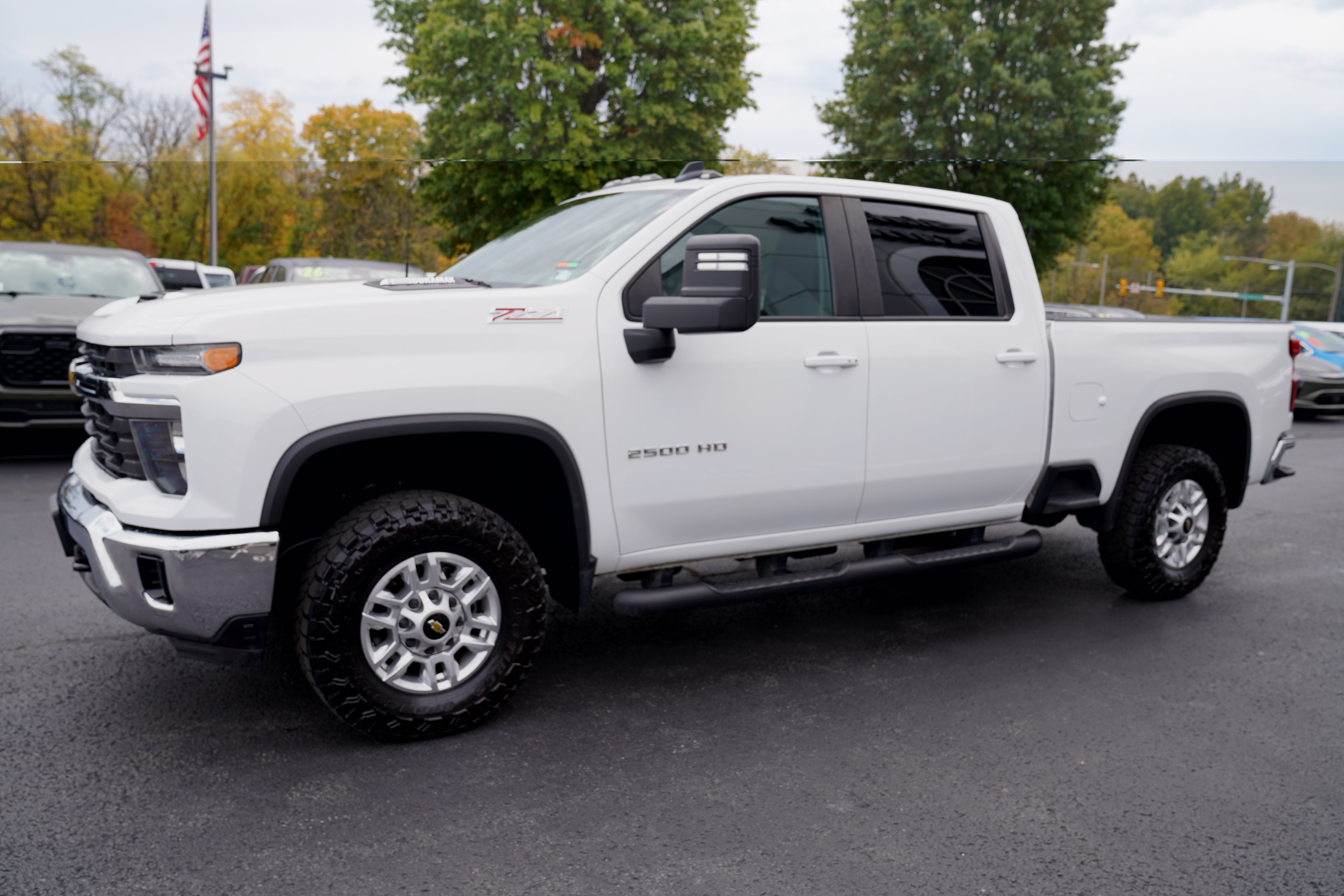 Used 2024 Chevrolet Silverado 2500 LT w/ Convenience Package AWD/4WD image 9