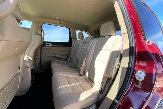 Used 2019 Jeep Grand Cherokee Laredo image 31