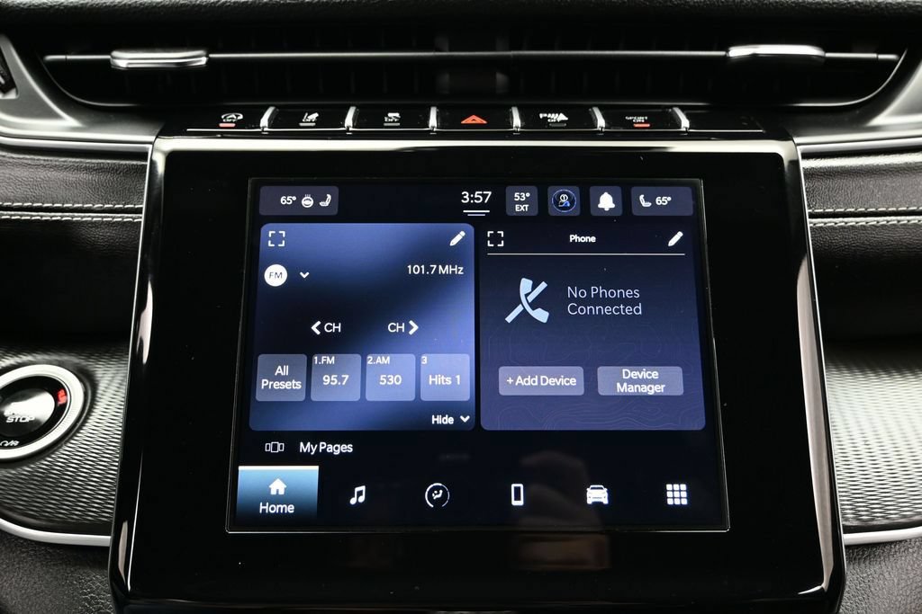 Used 2025 Jeep Grand Cherokee Altitude AWD/4WD image 29