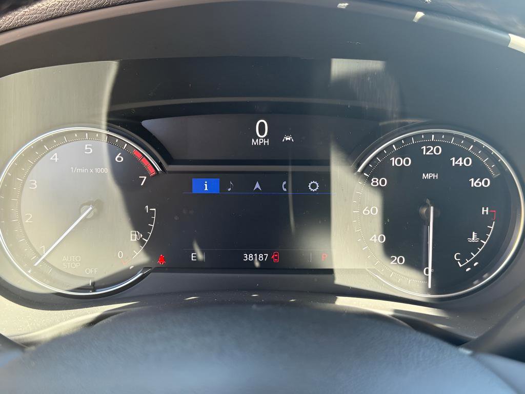 Used 2023 Cadillac XT4 Premium Luxury FWD image 22
