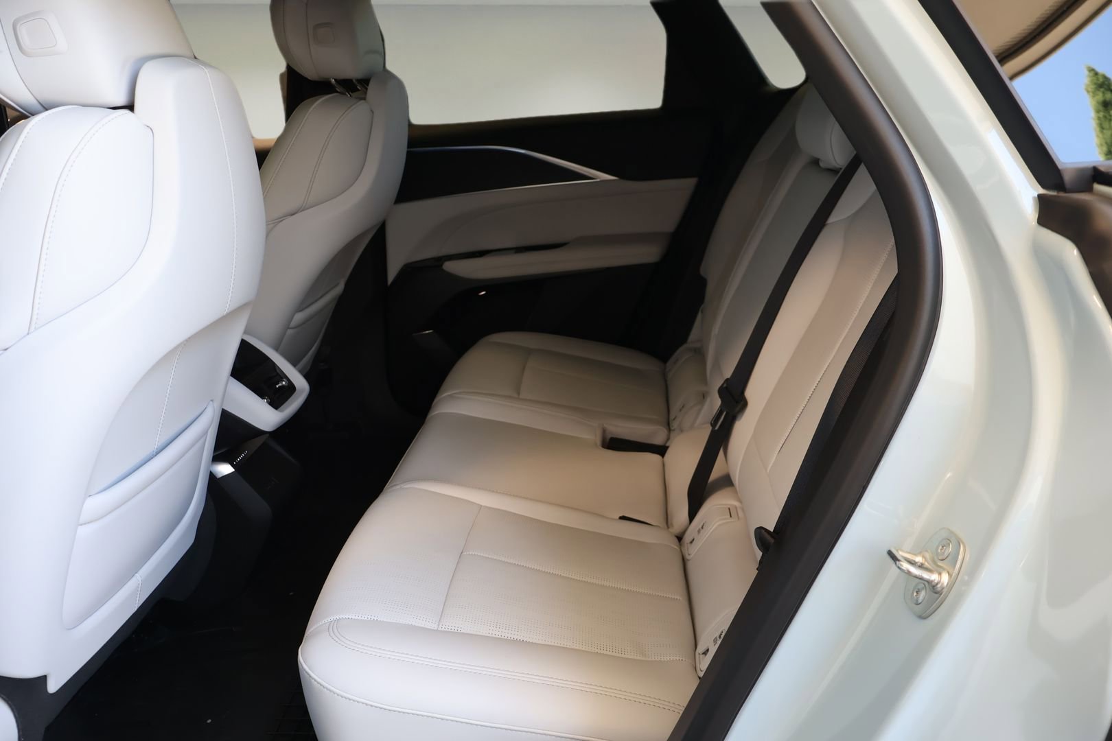 Certified 2024 Cadillac Lyriq Sport w/ LPO, Floor Liner Package AWD/4WD image 13