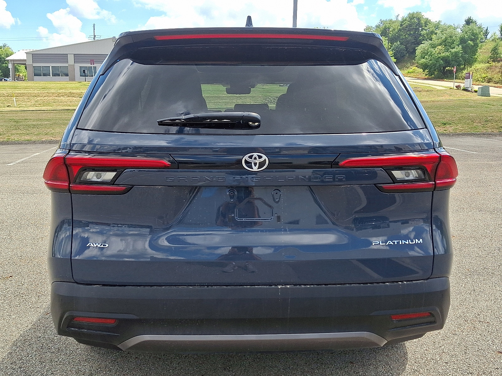 Used 2024 Toyota Grand Highlander AWD image 5