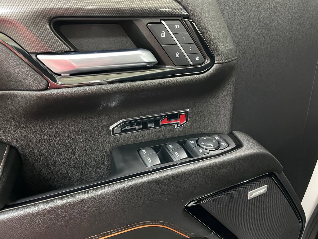 Used 2024 GMC Sierra 1500 AT4 w/ AT4 Premium Package AWD/4WD image 10