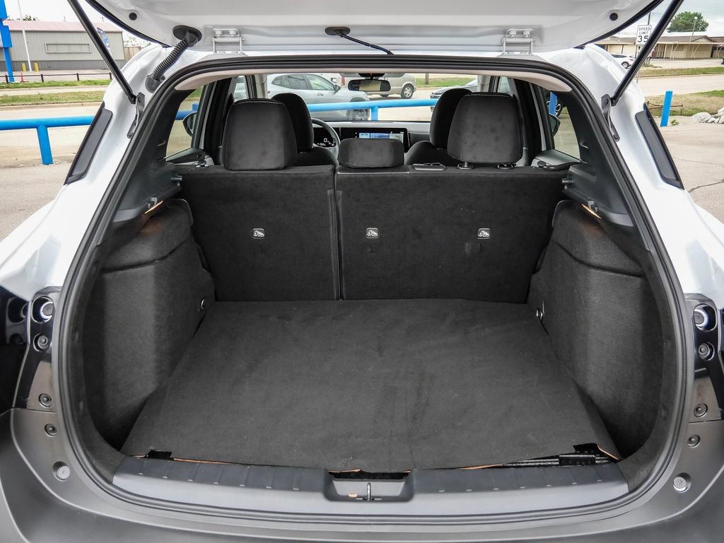 Used 2025 Nissan Kicks SV AWD/4WD image 12