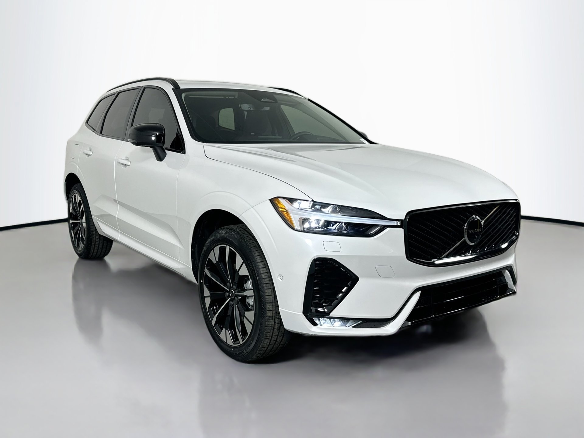 New 2026 Volvo XC60 B5 Plus w/ Protection Package Premier AWD/4WD image 3