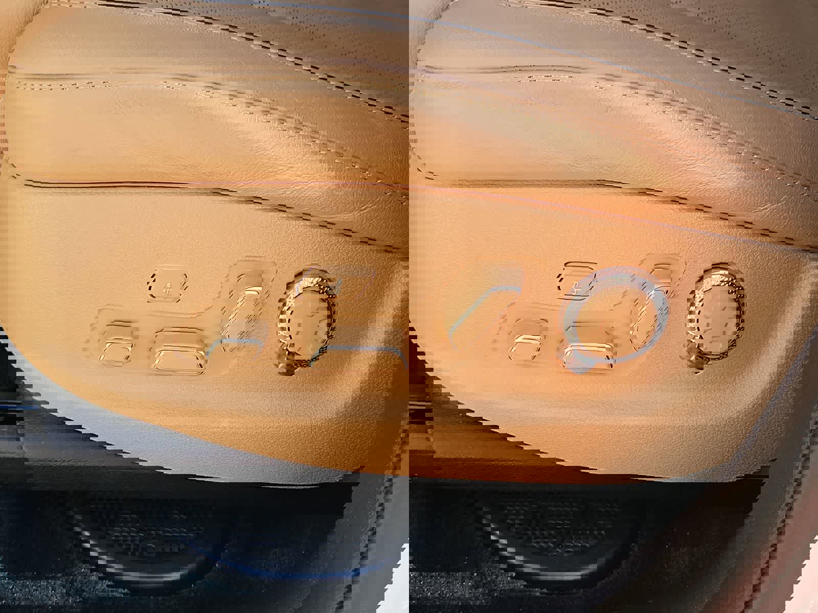 Used 2023 Genesis GV80 2.5T w/ Prestige 20" Package image 18