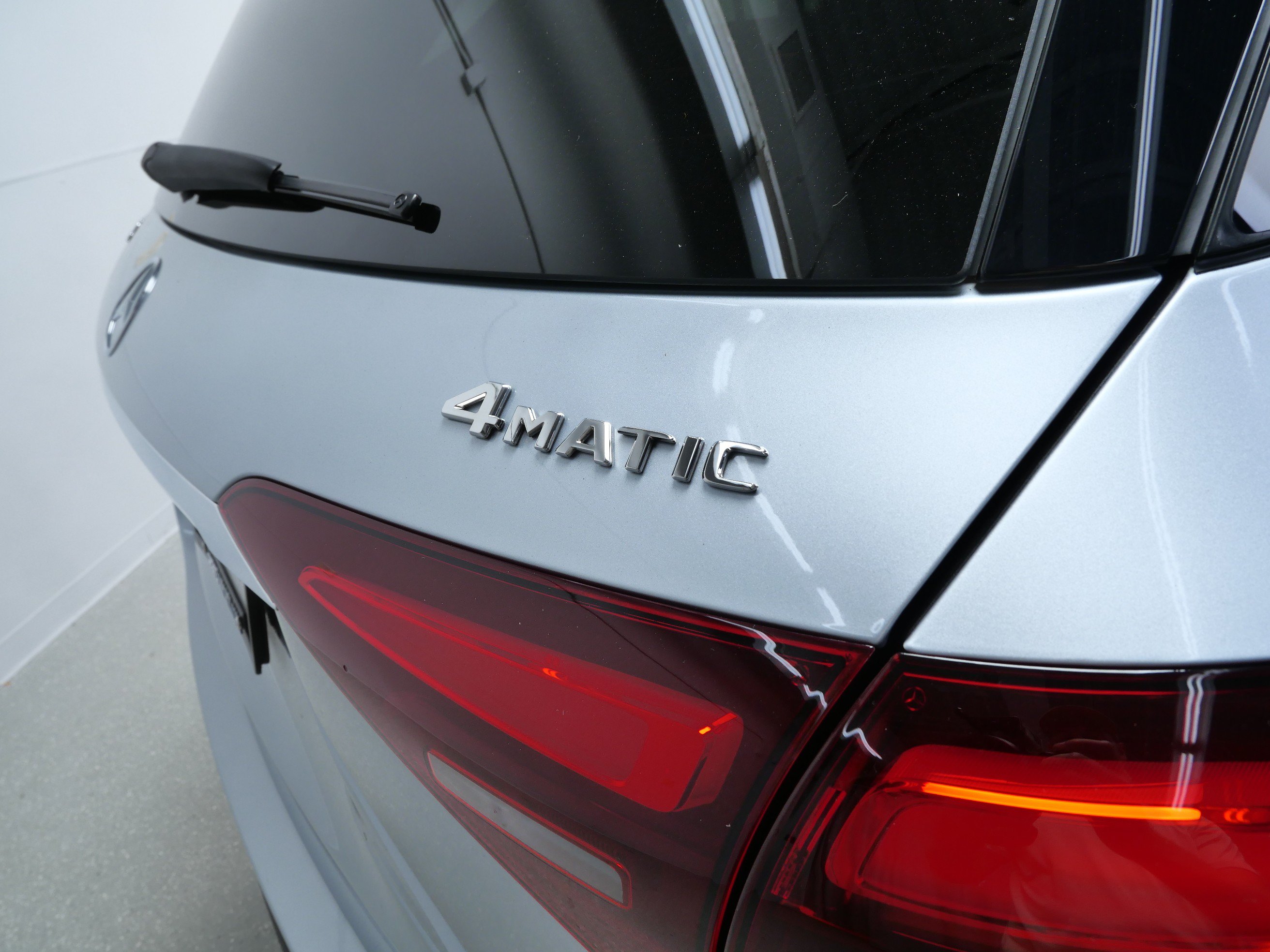 Certified 2025 Mercedes-Benz GLE 450e 4MATIC w/ AMG Line Exterior image 6