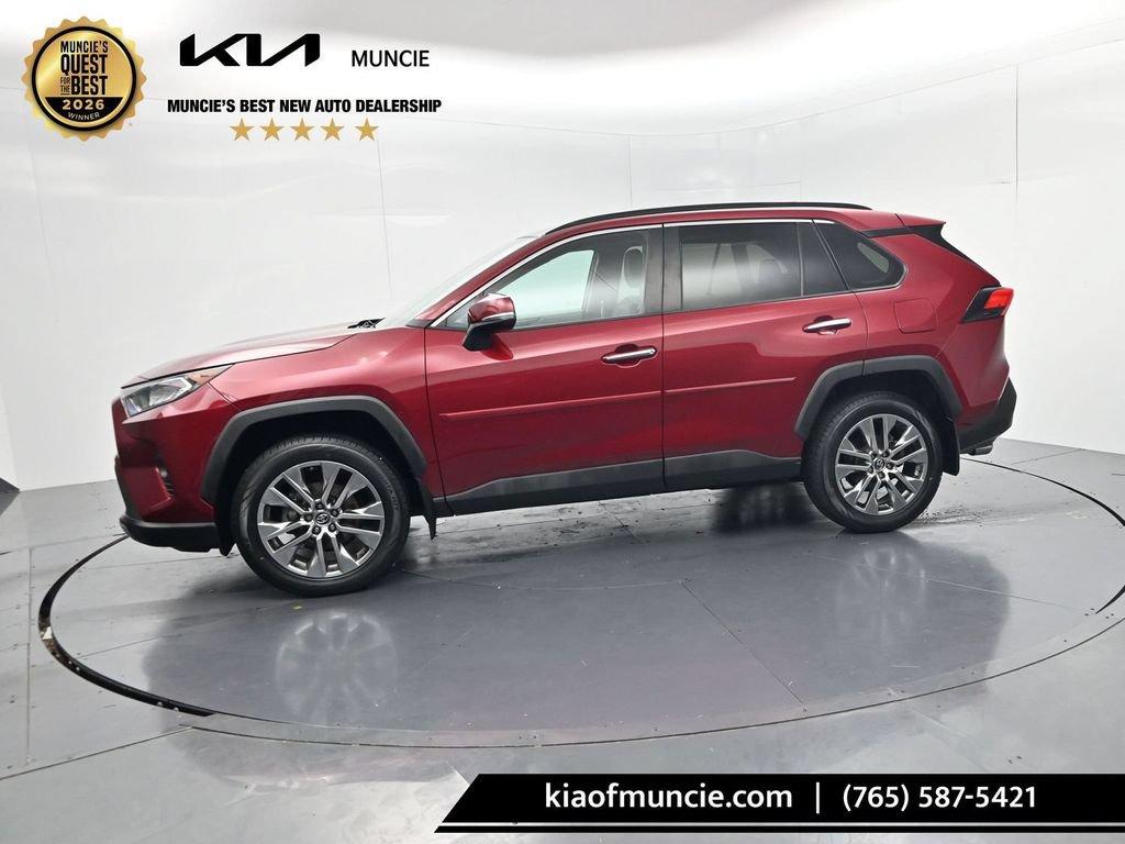 Used 2019 Toyota RAV4 Limited w/ Cold Weather Package AWD/4WD image 4