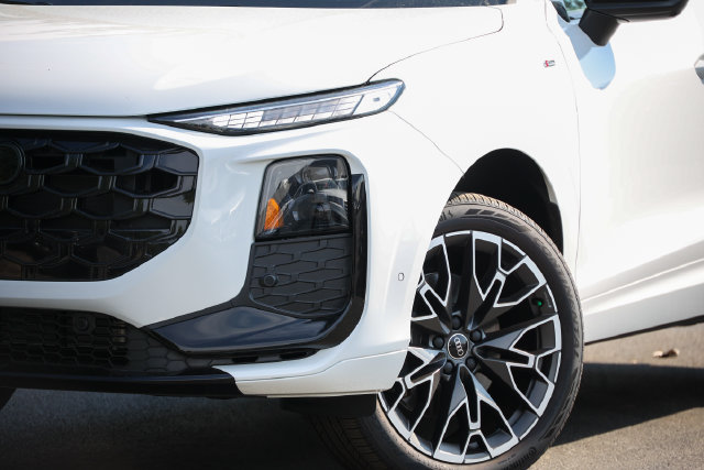 New 2026 Audi Q3 quattro 2.0T AWD/4WD image 17