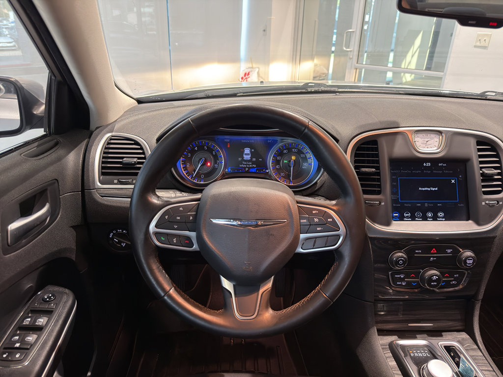 Used 2021 Chrysler 300 Touring w/ Driver Convenience Group image 16