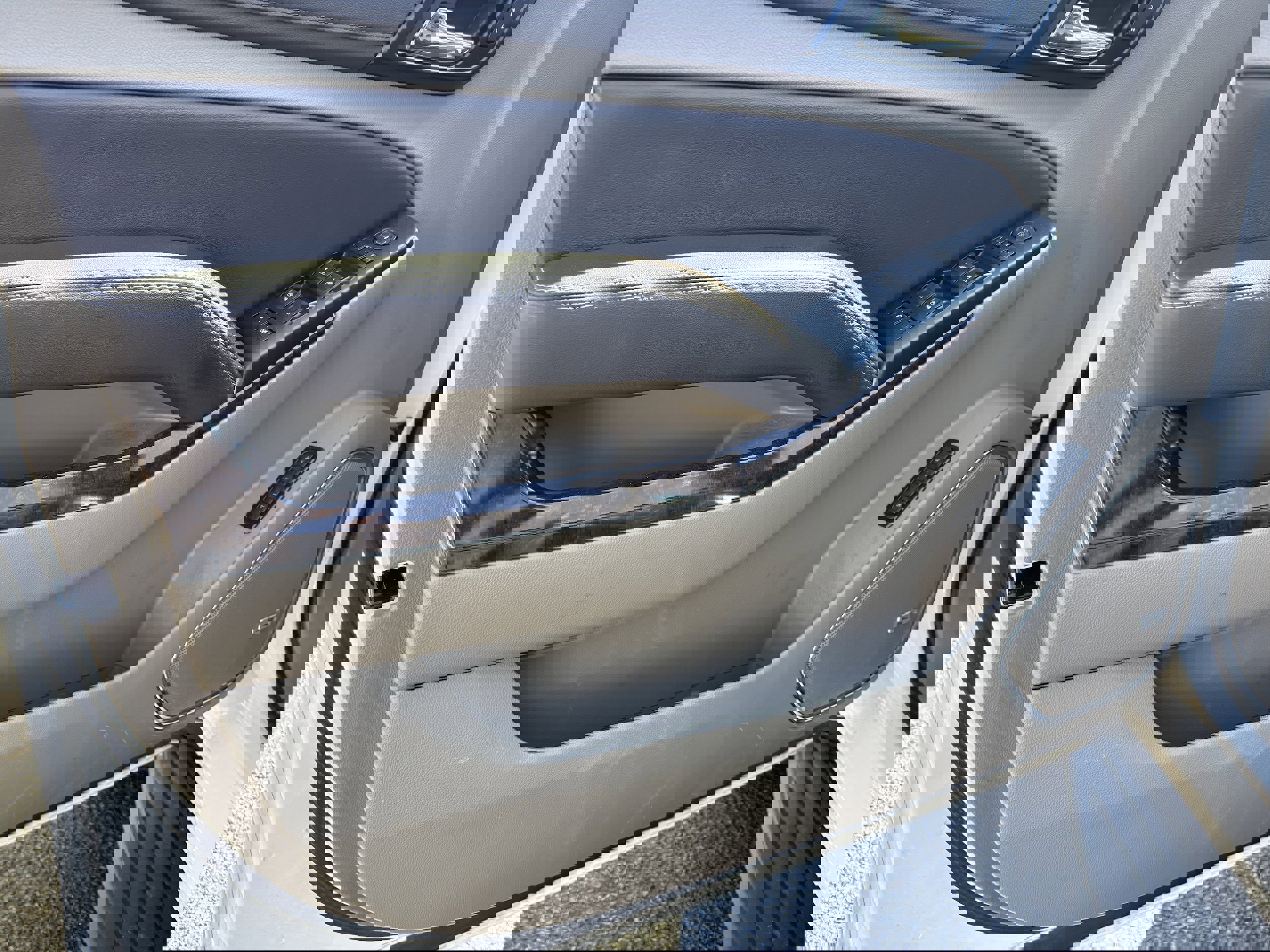 Used 2019 Chevrolet Suburban LT w/ Luxury Package AWD/4WD image 7