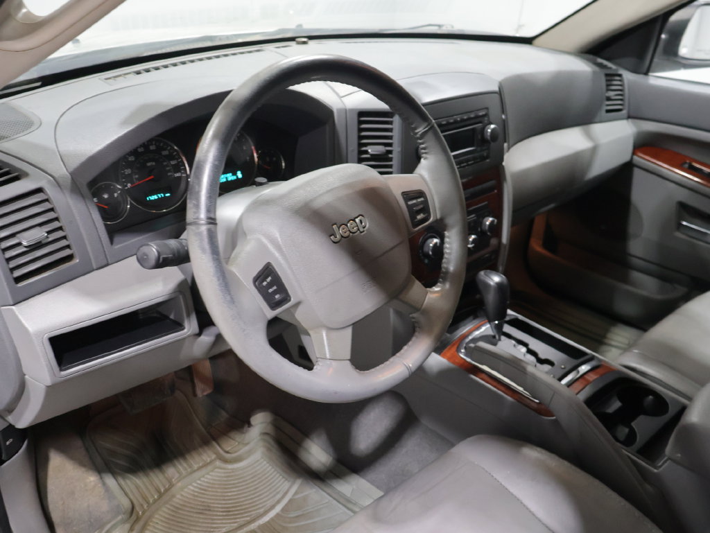 Used 2005 Jeep Grand Cherokee Limited RWD image 25