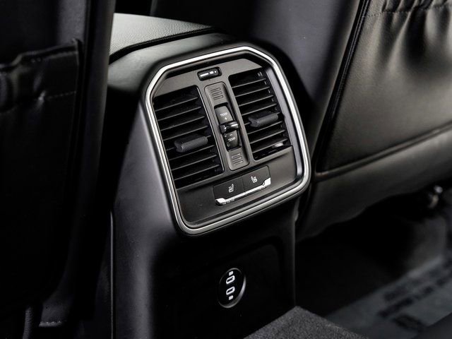 Certified 2025 Porsche Macan image 26