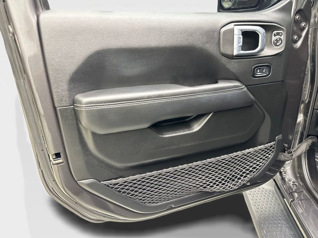 Used 2022 Jeep Wrangler Unlimited Sahara w/ Cold Weather Group image 31