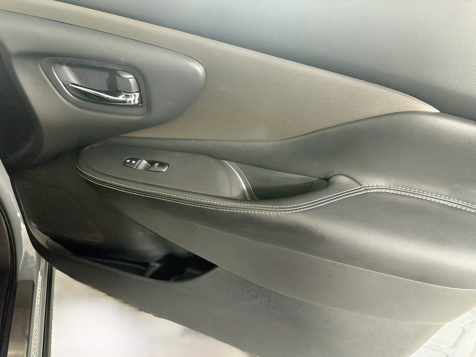 Used 2023 Nissan Murano SV w/ SV Midnight Edition Package FWD image 30
