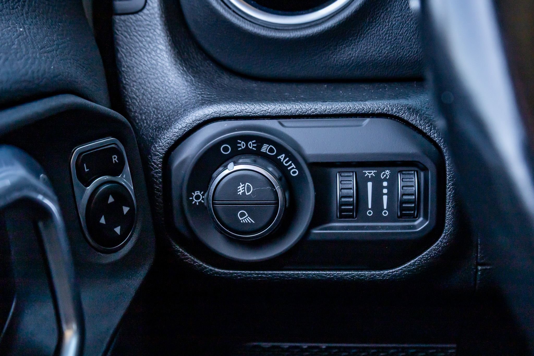 Used 2021 Jeep Gladiator Overland w/ Popular Equipment Package image 20