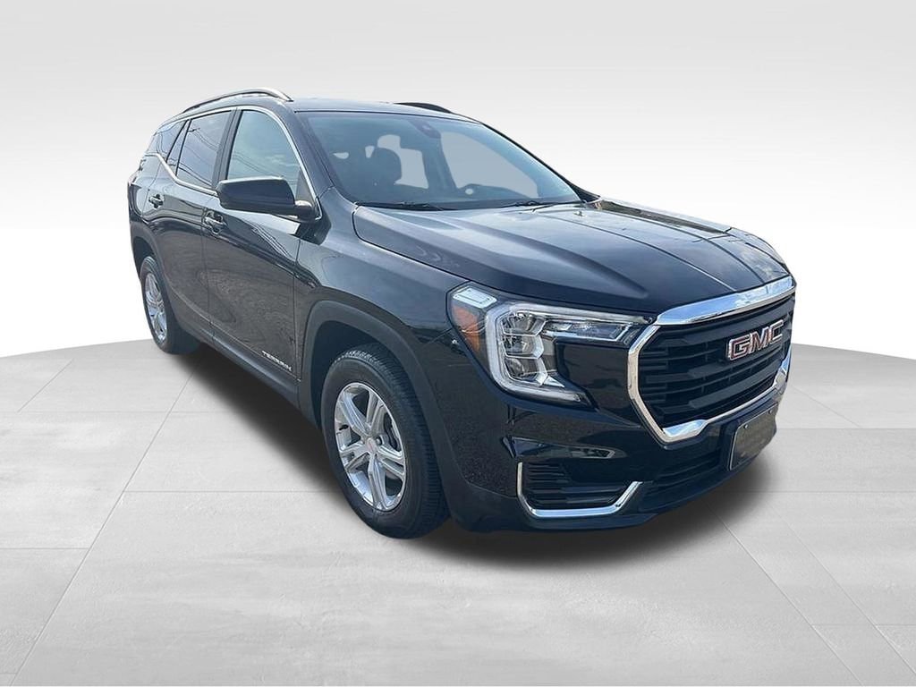 Used 2022 GMC Terrain SLE w/ Driver Convenience Package