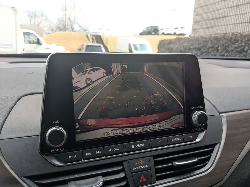 Used 2024 Nissan Altima 2.5 SV image 17